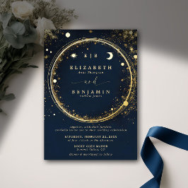 Invitación Con Relieve Metalizado Monogramas Celestiales de Oro Medianoche Elegante 