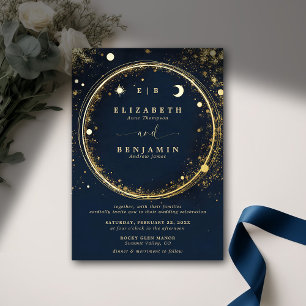 Invitación Con Relieve Metalizado Monogramas Celestiales de Oro Medianoche Elegante