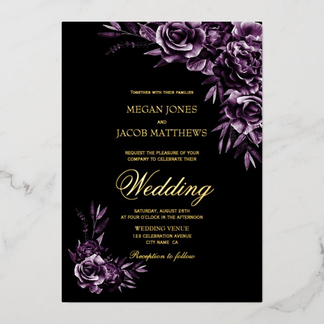 Invitación Con Relieve Metalizado Moody Purple Floral Gold Boda de texto (Anverso)