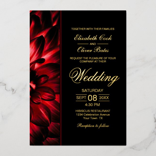 Invitación Con Relieve Metalizado Moody Red Dahlia Floral Gold Boda de texto (Anverso)