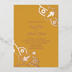 Invitación Con Relieve Metalizado Mostaza Mandala India Moderna Prensada de Boda 