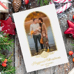 Invitación Con Relieve Metalizado Navidades Fake Lace Fancy Golden Arch Effect Foto<br><div class="desc">Navidades Falsa Lace Fancy Golden Arch Efecto Foto Tarjeta de vacaciones de Relieve metalizado metálico con sobres. Si quieres coordinar la parte posterior, te sugiero que uses los siguientes códigos de color: Rosa Gold C3999B - Gold #CBB068 - Silver #B3B3B3 AVISO IMPORTANTE: Este diseño es parte de una colección y...</div>