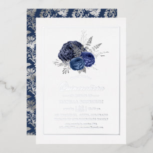 Invitación Con Relieve Metalizado Navy y Silver Floral Quinceañera