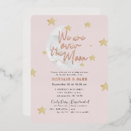 Invitación Con Relieve Metalizado Niña Sobre La Luna Y Las Estrellas Cumpleaños Foil