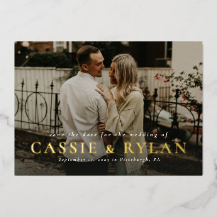 Invitación Con Relieve Metalizado Nombres negrita simple una foto guardar la fecha