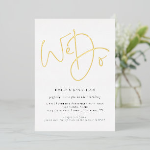 Invitación Con Relieve Metalizado Nos Casamos Código QR en Caligrafía con Hoja de Or