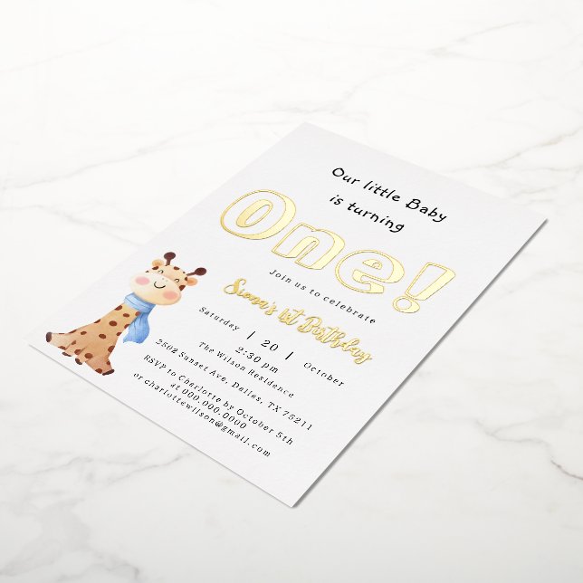 Invitación Con Relieve Metalizado Nuestro bebé cumple un lindo cumpleaños (girado)