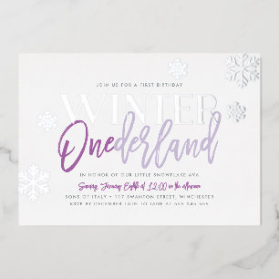 Invitación Con Relieve Metalizado ONEderland de Invierno Cumpleaños 1 Morado Platead
