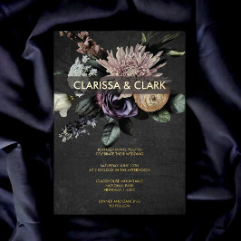 Invitación Con Relieve Metalizado Oscuro Moody Boda floral negro morado