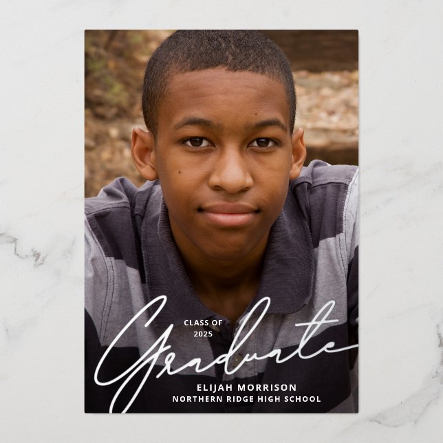 Invitación Con Relieve Metalizado Partido de Graduación de Fotografía de Relieve met (Anverso)