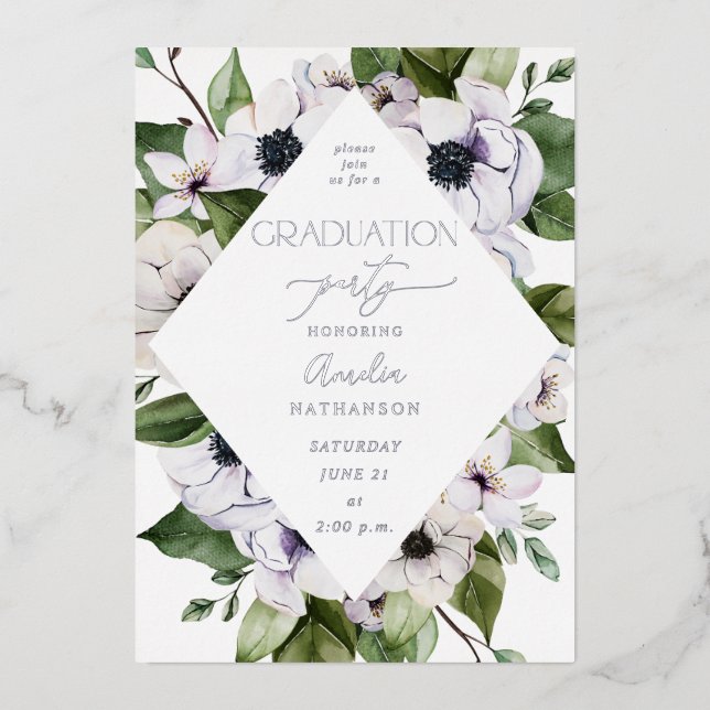Invitación Con Relieve Metalizado Partido de Graduación Floral Blanca Anemone (Anverso)