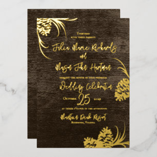 Invitación Con Relieve Metalizado Piñas y madera de granero