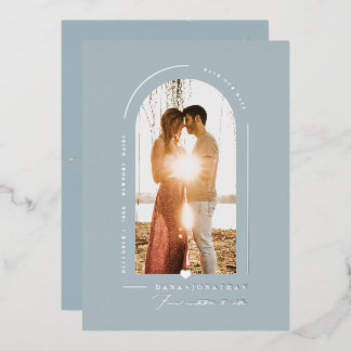 Invitación Con Relieve Metalizado PixDezines DIY color Dusty Blue Arch Save Date
