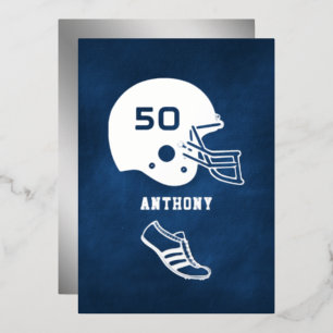 Invitación Con Relieve Metalizado Pizarra de cumpleaños de fútbol azul marino y plat