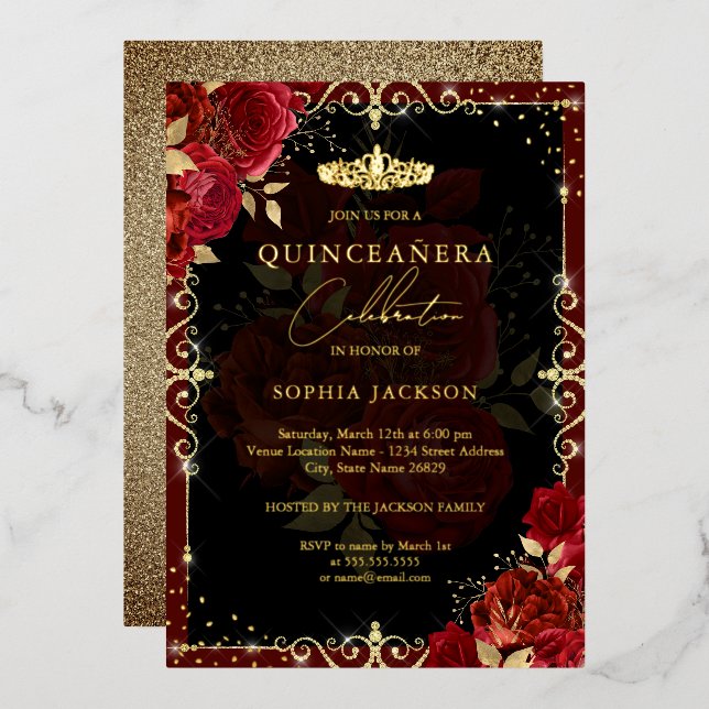 Invitación Con Relieve Metalizado Quinceanera de la Rosa Roja de Oro elegante (Anverso/Reverso)