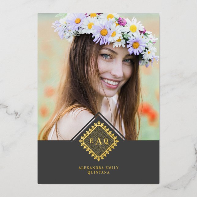 Invitación Con Relieve Metalizado Quinceañera Initials Ornamental Lace Sophisticated (Anverso)