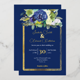 Invitación Con Relieve Metalizado Ramos Florales de Rosa de Acuarela Blanca y Azul M