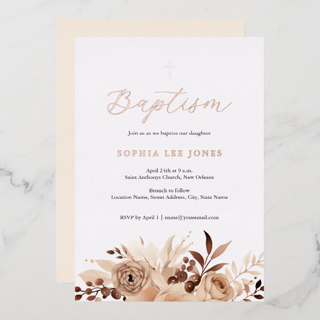 Invitación Con Relieve Metalizado Relieve metalizado beige floral Boho acuarela baut (Anverso/Reverso)