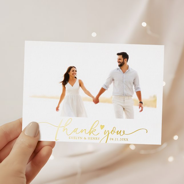 Invitación Con Relieve Metalizado Relieve metalizado dorado de guiones Boda moderno  (Subido por el creador)
