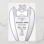 Invitación Con Relieve Metalizado Relieve metalizado plateado Tuxedo Suit Mens 30 Fi<br><div class="desc">Relieve metalizado plateado Tuxedo Suit Mens 30th Birthday Party Invitation Ver otras invitaciones en nuestra Nest Store y Nest</div>