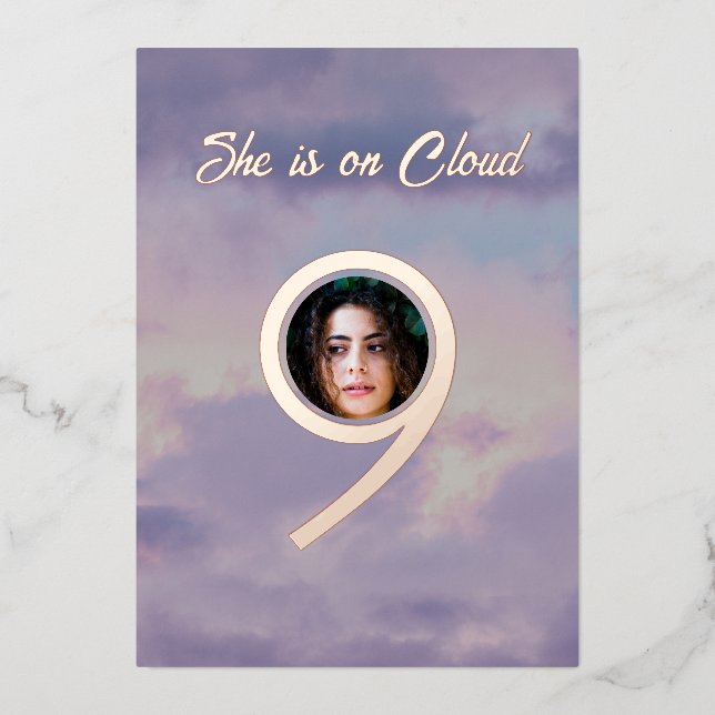 Invitación Con Relieve Metalizado rosa de oro está en la nube 9. (Anverso)