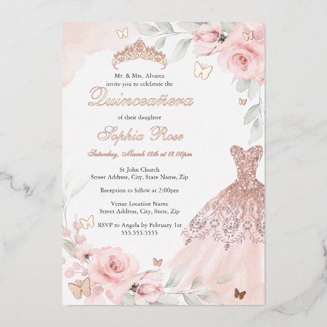 Invitación Con Relieve Metalizado Rosa floral rosa Vestido mariposa Quinceanera (Anverso)