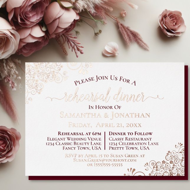 Invitación Con Relieve Metalizado Rosa Lacy Oro y Boda Borgoña Ensayo Cena (Invitation front with back shown behind)