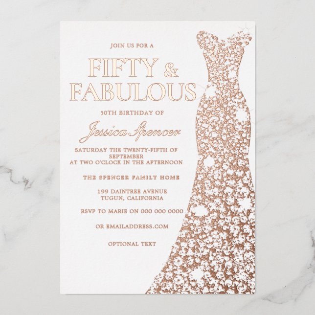 Invitación Con Relieve Metalizado Rosa Oro Vestido Cincuenta y fabuloso cumpleaños 5 (Anverso)