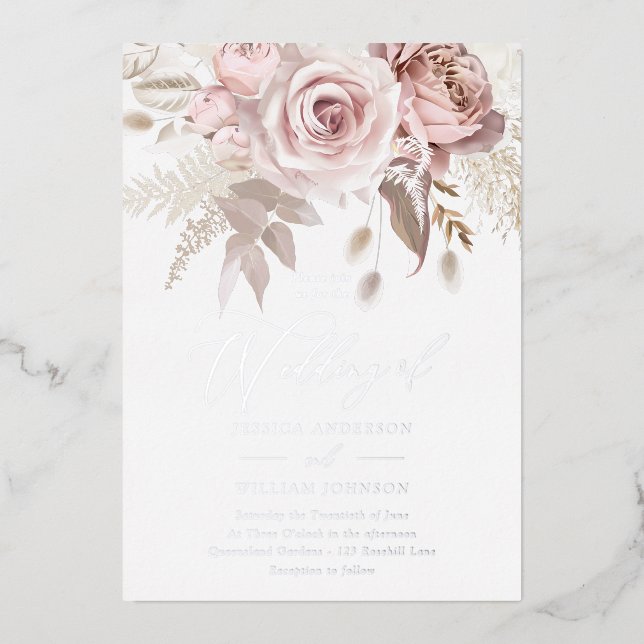 Invitación Con Relieve Metalizado Rosa Polvorienta y Floral de Boda Plateado (Anverso)
