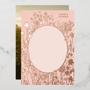 Invitación Con Relieve Metalizado Rubor Gold con flores en blanco bordado