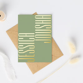 Invitación Con Relieve Metalizado Sage Bold Names Script Boda ultramoderno Golden