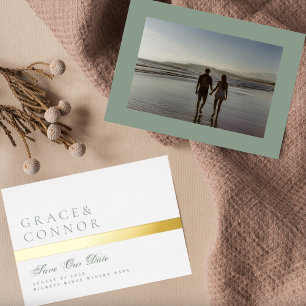 Invitación Con Relieve Metalizado Sage Green Golden Stripe Photo Save the Date