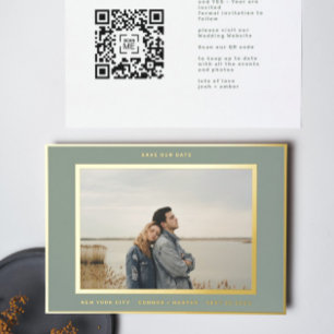 Invitación Con Relieve Metalizado Sage Verde Borde Blanco Gold guarda nuestra fecha