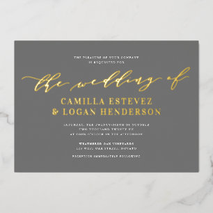 Invitación Con Relieve Metalizado Script de Caligrafía Moderna Boda Gris + Oro