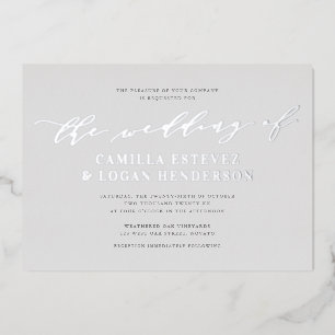 Invitación Con Relieve Metalizado Script de Caligrafía Moderna Boda Gris Pálido Plat