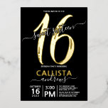 Invitación Con Relieve Metalizado Sencillo oro real negro dulce 16 cumpleaños<br><div class="desc">Esta sencilla, femenina y elegante y dulce invitación para 16 cumpleaños es perfecta para el día especial de su hija. Presenta un verdadero Relieve metalizado dorado, "16", y el nombre de su hija junto con la tipografía de escritura de marca de coincidencia encima de un fondo negro. Es moda, mínima,...</div>
