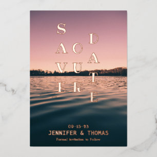 Invitación Con Relieve Metalizado Sencillo paisaje lacustre Salven la fecha