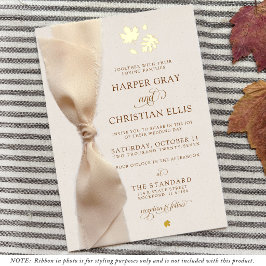 Invitación Con Relieve Metalizado Simple Hojas de Otoño Moderno Listón Boda Dorado