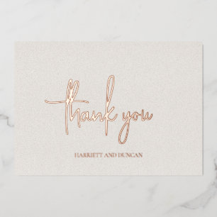 Invitación Con Relieve Metalizado Simple Neutral Beige Elegante Boda Gracias
