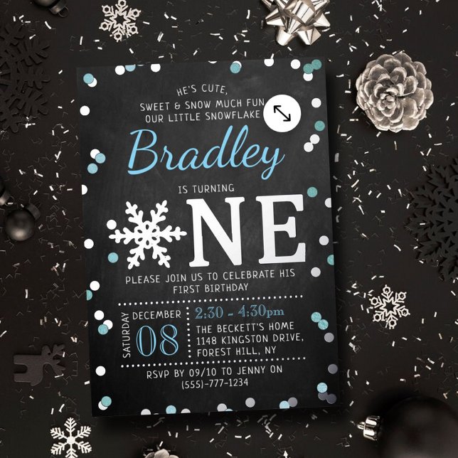 Invitación Con Relieve Metalizado Snowflake Winter Chalkboard Primer cumpleaños Real (Subido por el creador)