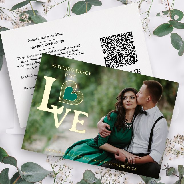 Invitación Con Relieve Metalizado Sophisticated Green Heart Golden Embossed Wedding  (Subido por el creador)