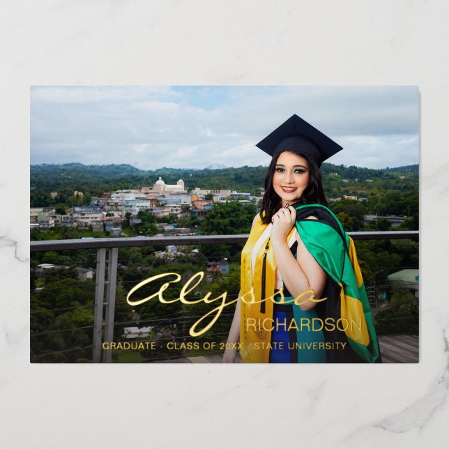 Invitación Con Relieve Metalizado Su nombre y foto graduada Invitación de Relieve me (Anverso)