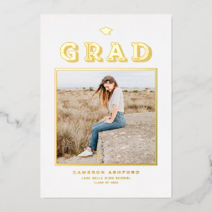Invitación Con Relieve Metalizado Tipografía Retro Foto Graduación Dorado