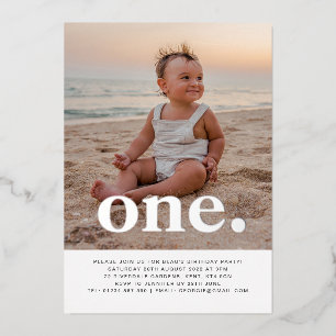 Invitación Con Relieve Metalizado Una foto de primer cumpleaños Silver