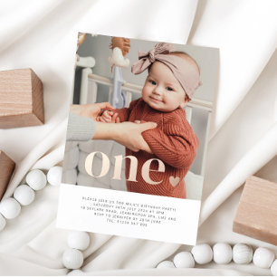 Invitación Con Relieve Metalizado Una foto de un corazón Cumpleaños por primera vez