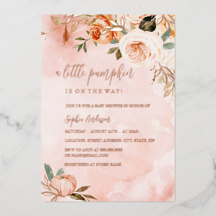 Invitación Con Relieve Metalizado Una pequeña calabaza otoño rosa Baby Shower Foil
