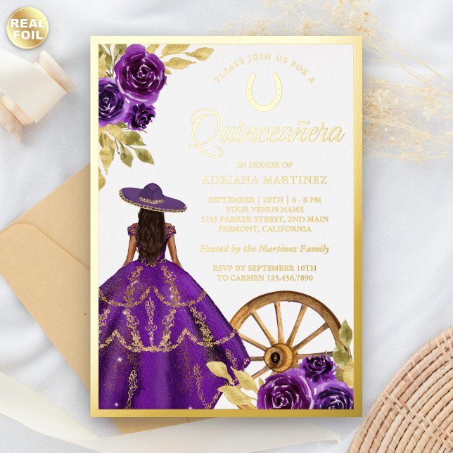 Invitación Con Relieve Metalizado Vestido morado floral Charro Quinceanera Gold (Subido por el creador)