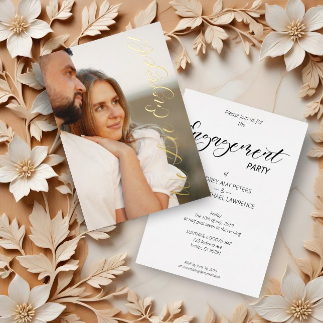 Invitación Con Relieve Metalizado Whimsical Script Custom Photo Couple Engagement (Whimsical Script Custom Photo Couple Engagement Party Metallic Foil Invitations Cards with Envelope.)