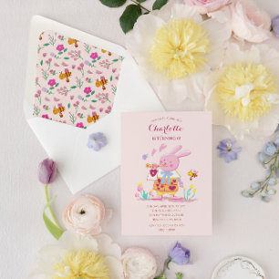 Invitación conejo color agua rosa en el jardín de los niños c