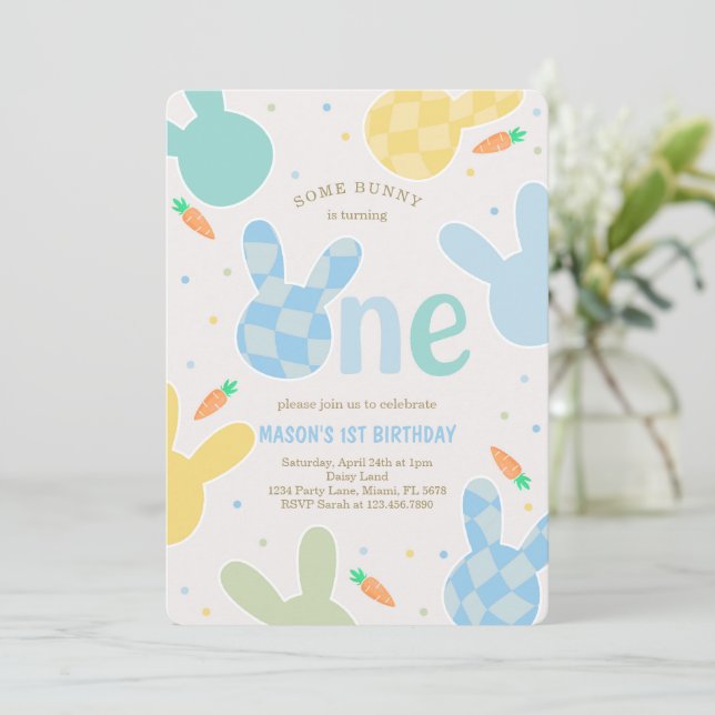 Invitación Conejo de Cute Boy 1er cumpleaños (Anverso de pie)